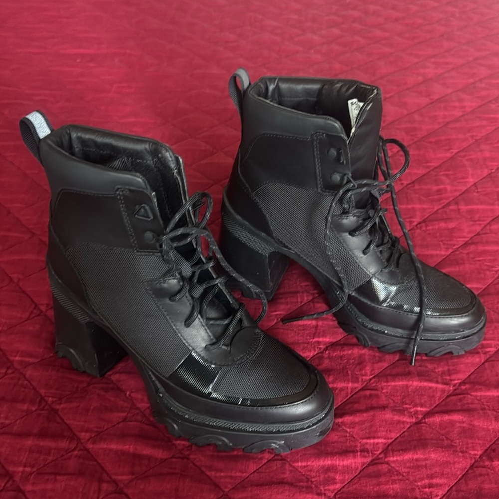 Sorel Brex all black bootI